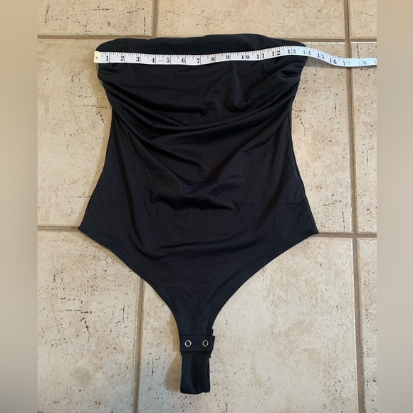 REORIA Black Strapless Ruched Bodysuit Size M - Picture 4 of 5